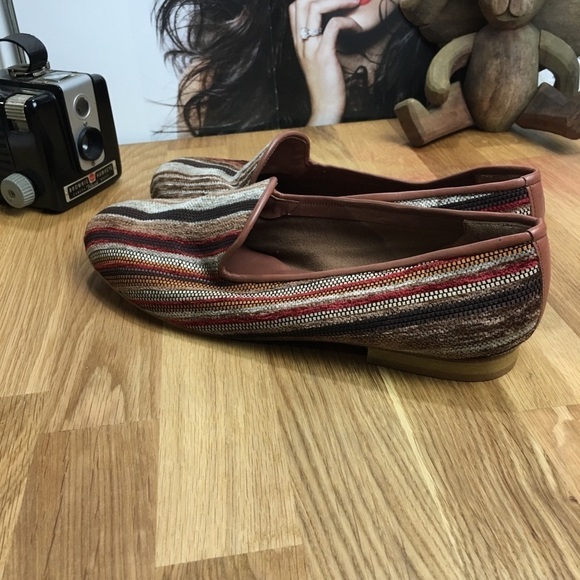 Zalo Women’s slip on Shoe - Picture 4 of 9